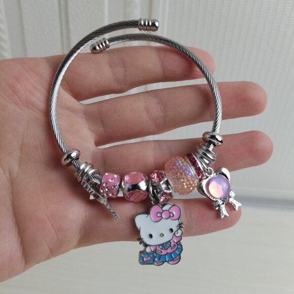 💖💫 ⭐Hello Kitty Charm Pendant Tone Bangle Bracelet Silver & Blue - Picture 1 of 4